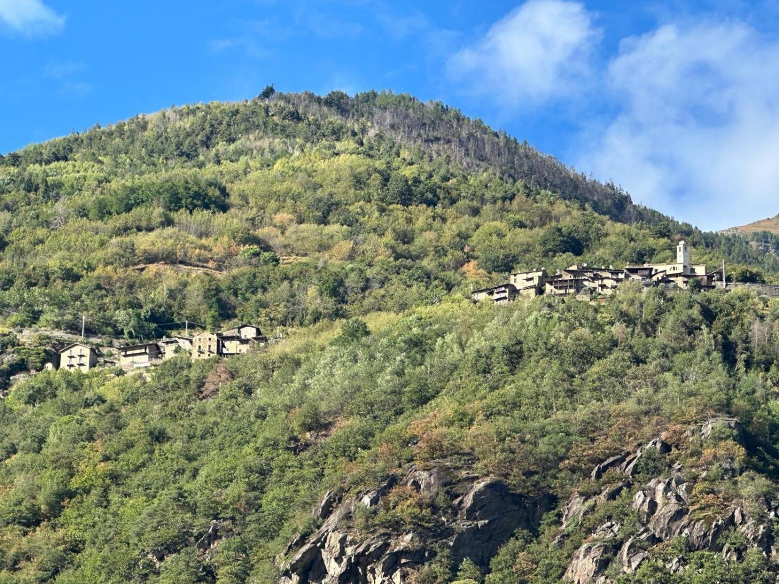 La Perla Del Bernina Express Apartment ตีราโน ภายนอก รูปภาพ